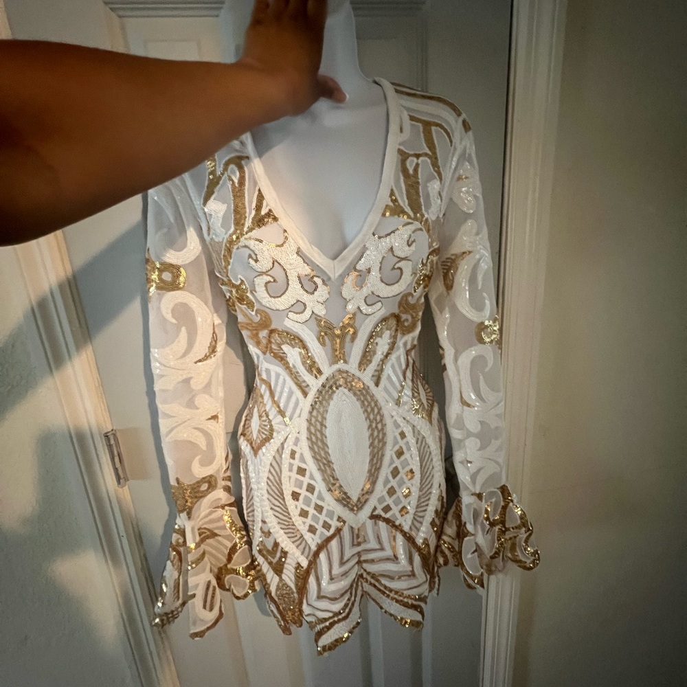 xs but slightly big fit as a small